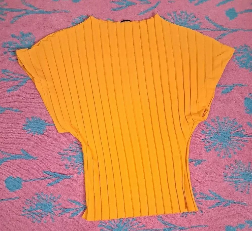 Zara womens small pleated sunflower yellow top